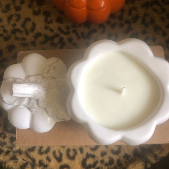 Handmade Ceramic Pumpkin Candle -pumpkin spice scent - Picture 6 of 6